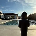 Amara Piscine 7 Personnes Villa *