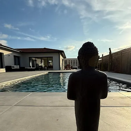 Amara Piscine 7 Personnes Villa *