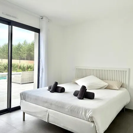 Villa Amara Piscine 7 Personnes Mios