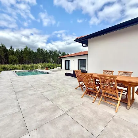 Amara Piscine 7 Personnes Villa *